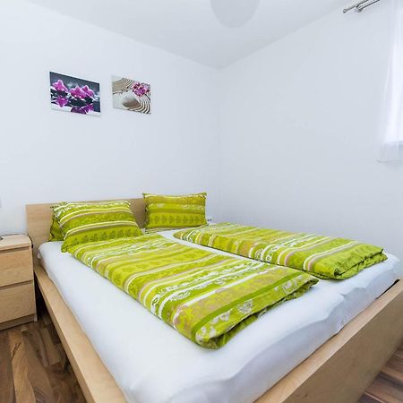 Moderne Souterrainwohnung Crikvenica Kültér fotó