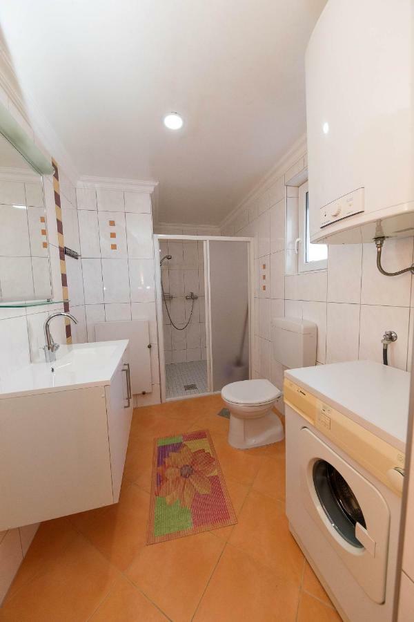 Moderne Souterrainwohnung Crikvenica Kültér fotó